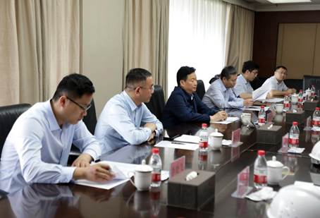 打造向上向前第一象限生力軍 錘煉甘于做人做事作難、受苦受累受屈的企業(yè)家隊(duì)伍——河南投資集團(tuán)黨委書記、董事長(zhǎng)劉新勇蒞臨安彩高科開(kāi)展主題教育調(diào)研